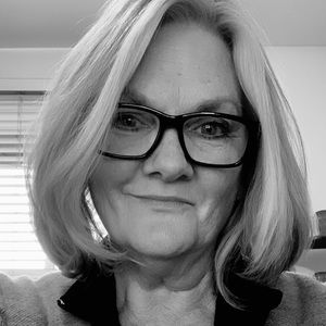 Meet your Posher, Dana